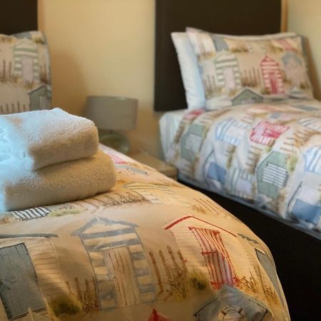 Perfect 2 Bedroom Apartment Located In City Centre With Parking Space 노리치 외부 사진